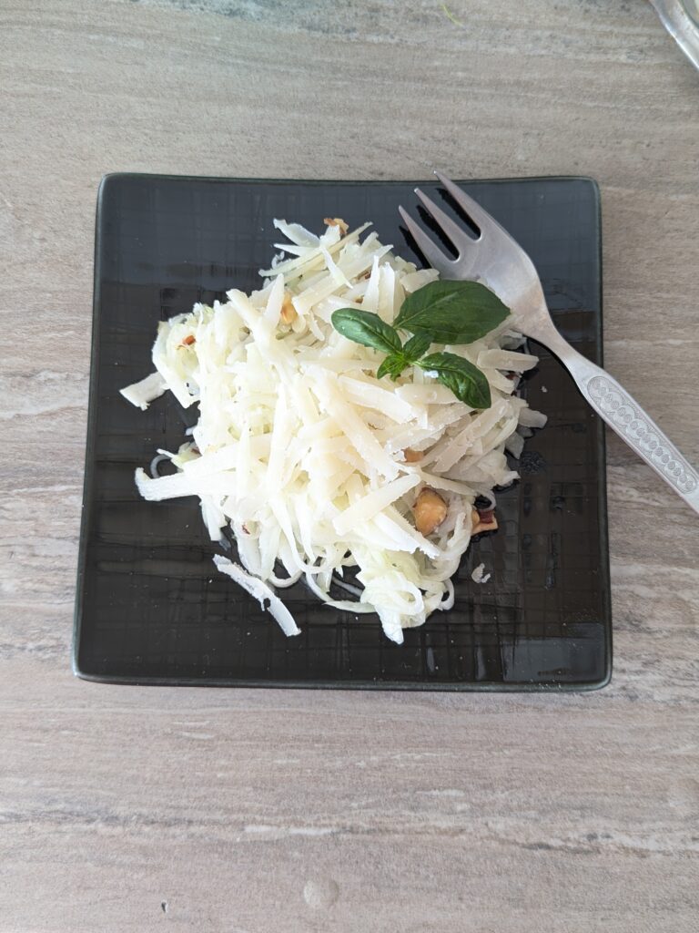 Kohlrabi Salat